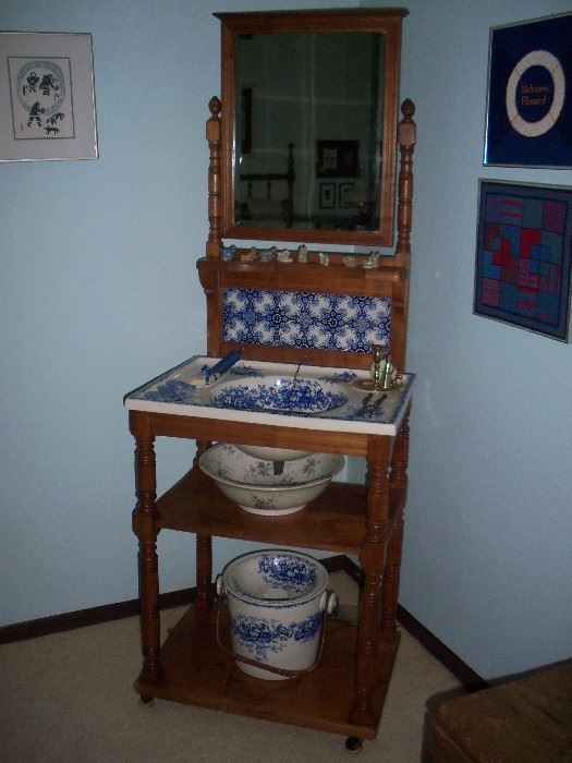 this is a beautiful wash stand.  the top is an actual sink
