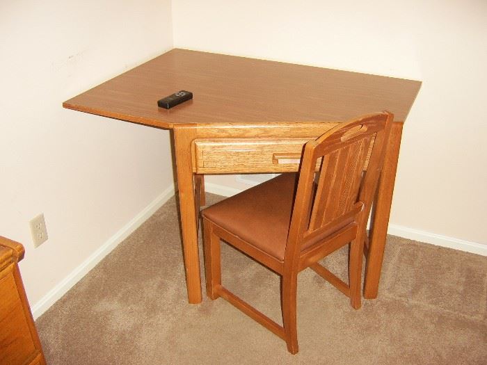 One of two Stanley corner desks & chairs.