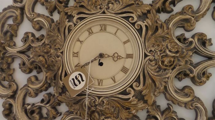 Syroco Wall Clock Detail
