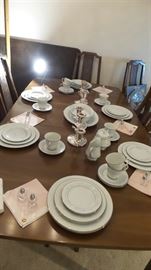 Noritake "FLEURETTE" 45 Piece China Dinnerware Set