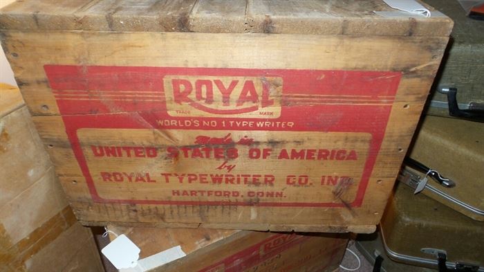 Old Royal Typewriter Wood Shipping Crate ~ Homeowner Was Royal Typewriter Salesman