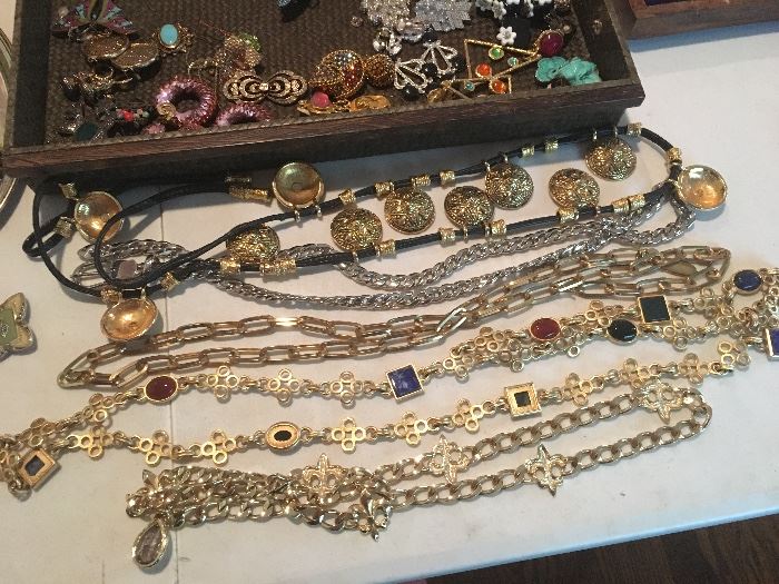 Jewelry & chain belts