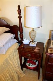 2 nightstands and vintage lamps