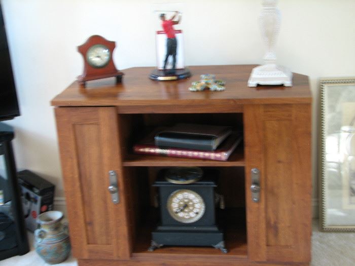 FS Wind Antique Mantel Clock - Keeps time great and chimes beautifully