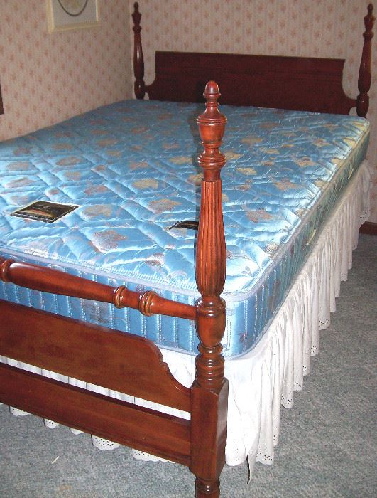        Four poster mahogany bed complete to bed set