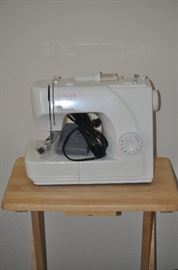 SINGER SEWING MACHINE, 1 TV TRAY TABLE