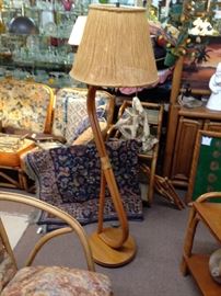 WEIRD RATTAN FLOOR LAMP