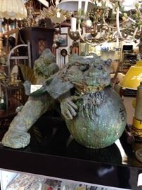 INTERESTING ASIAN CREATURE (Our official greeter at the front door) 