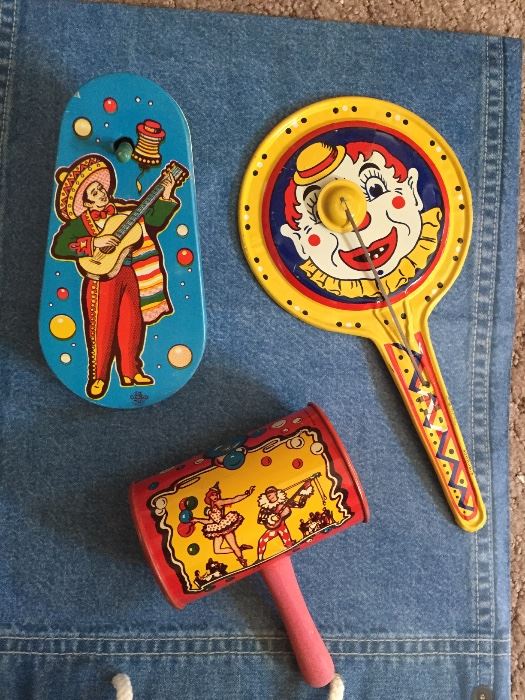 Perfect condition noisemakers