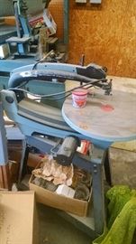 Delta variable scroll saw 125