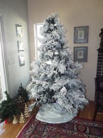 DESIGNER 8' HEAVILY FLOCKED LONG NEEDLE CHRISTMAS TREE WITH PINECONES