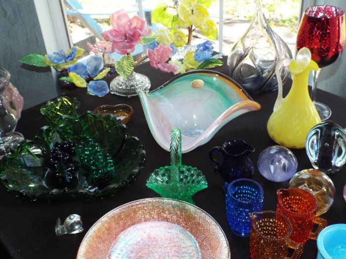 ART GLASS, ORIGINAL MARIGOLD CARNIVAL AND SLAG GLASS FLOWER PIECES
