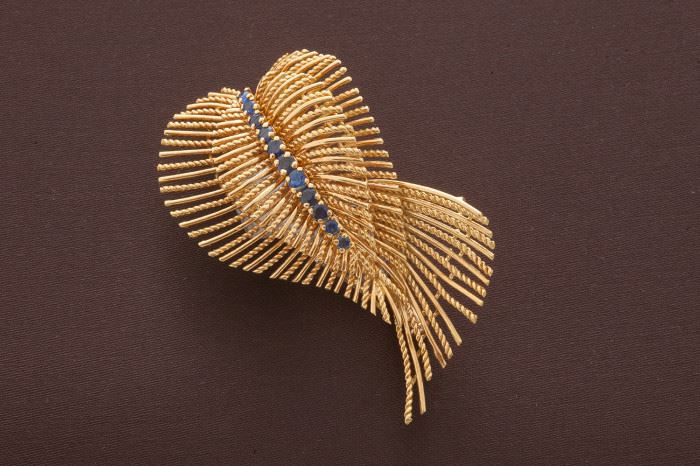 14 k and sapphire brooch
