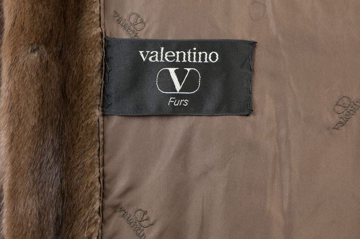 The Valentino logo lining and label.