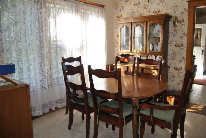 Dining Table, Hutch  Buffet
