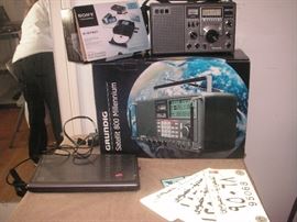 HP computer, vintage Saudia Arabia license plates, etc