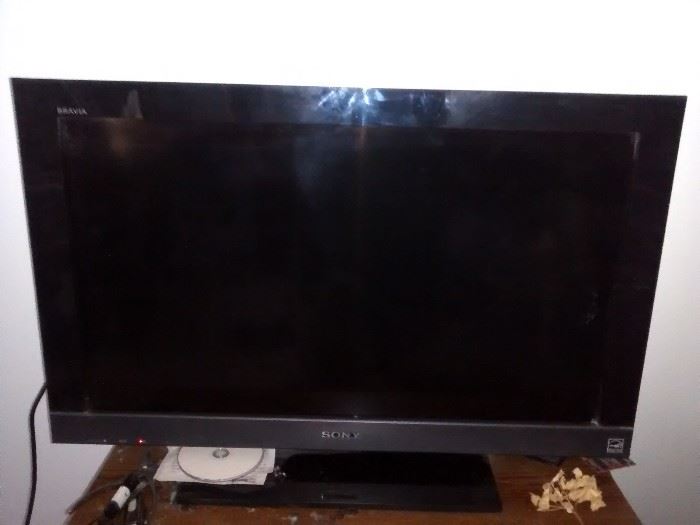 32 in Sony Bravia. Great deal, works great.! All cords as well.