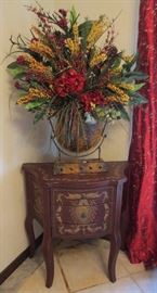 Dried floral arrangement and accent table