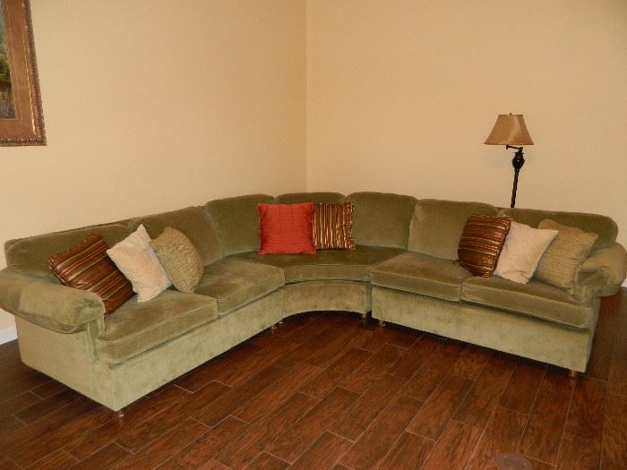 Sectional in excellent condition