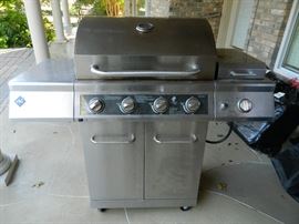 Gas grill - works!!! Also have 2 propane bottles!
