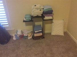 Towels, washcloths, hand towels, pillows, kitchen towels & dish cloths