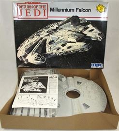 MPC Ertl "Return of the Jedi" Millennium Falcon Model Kit #8917 (1989) complete in Original Box with Instruction Booklet