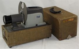 Augus 200 Slide Projector with Original Case