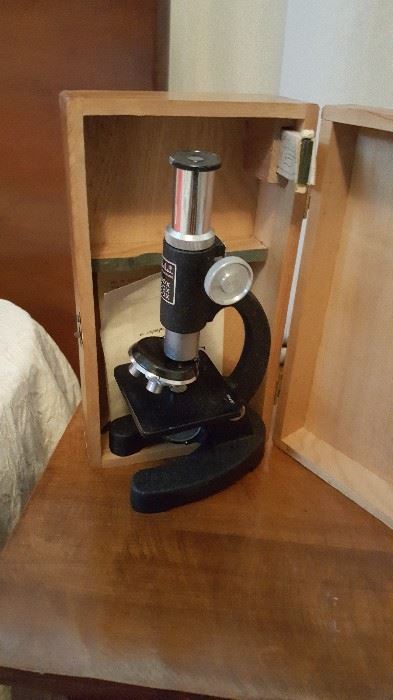 Microscope  New with Instructions 