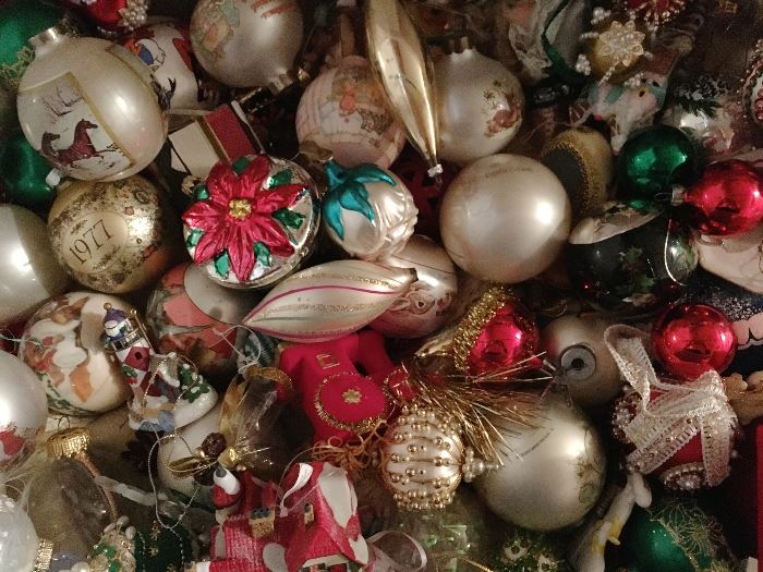 Christmas tree ornaments 