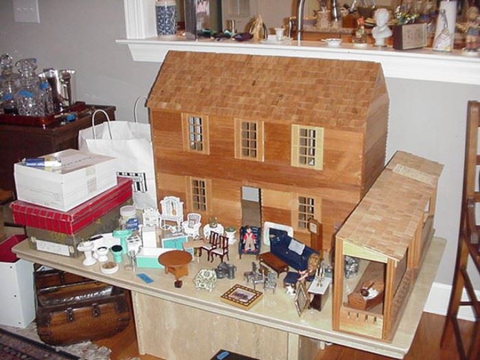 Doll house with miniatures