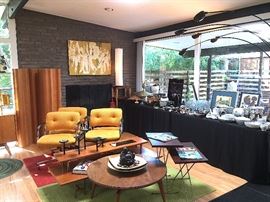 MID CENTURY MODERN FURNITURE & DECOR. 