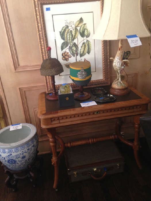 American antique table, rooster lamp, vintage hats