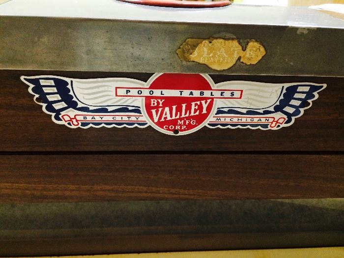 Valley Coin Pool Table (with Key)
