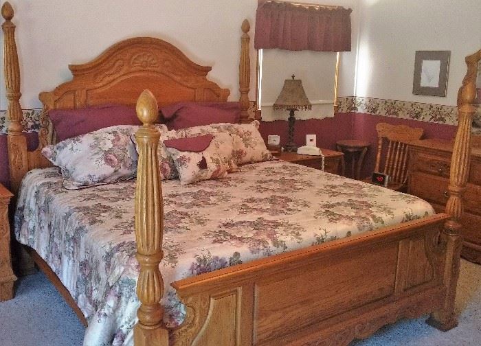 Arbek King Bedroom set w/Bed Frame, 2 Night Stands, 7-Drawer Dresser W/Mirror, & 3-Drawer Entertainment Cabinet