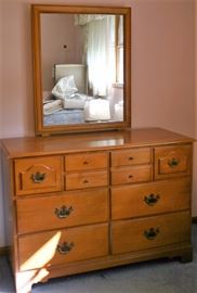 Double Bedroom Set w/Mattress & Box Springs, Night Stand, & 6-Drawer Dresser w/Mirror