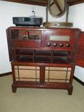 62.  1940’s RCA Victor Victrola – Radio and record player – Asking:  $175