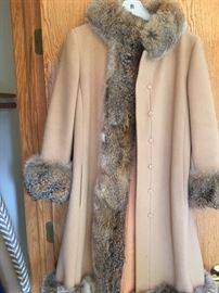  Vintage fox trimmed coat 