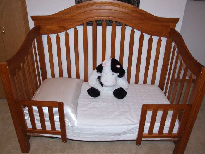 WOW!! DESIGNER STYLE CRIB/SLEEPER BED SYSTEM. SLEEPS A CHILD UP TO A 10 YR OLD TOO! INCLUDES MATTRESS. 