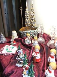 LOTS OF HOLIDAY HOME DECOR