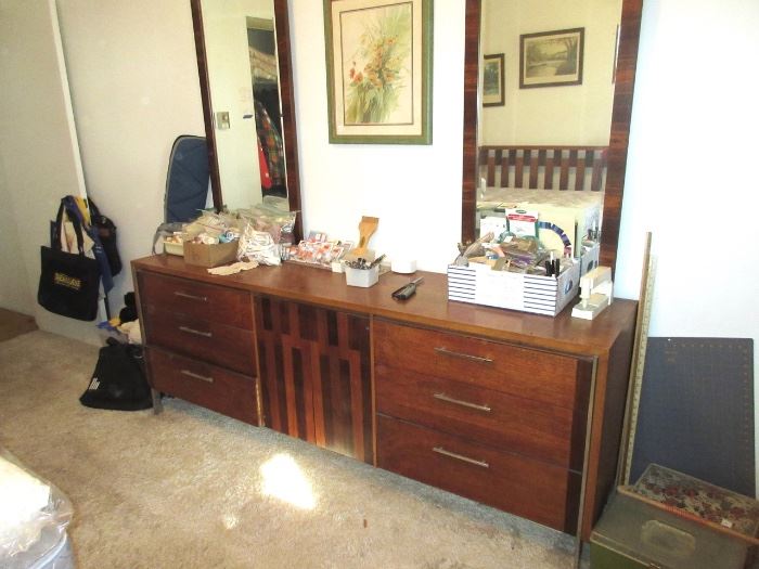 dresser with 2 mirrors