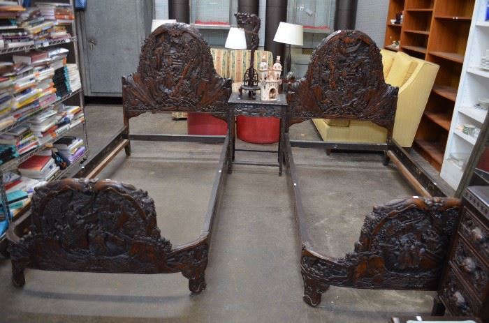 HAND CARVED 1930'S Bedroom Set!!  Look at the detail in these wonderfully carved pieces!