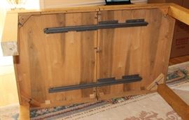 Table has 2 leaves, each 18"

Table is 30"t and 40"w.

With both 18" leaves table is 8'4" long.

Table top is 1 1/4" thick

Solid Oak Parson's Dining Table. Olive oak burl veneer.
Manufactured by Lane Corporation. Excellent overall condition with some minor visible signs of wear. 