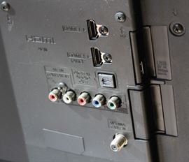 LG 47LS4500 HDTV and LG Blu Ray Player

HDTV has a November 2012 manufacturer date. Comes with remotes and owner's manuals as shown. Tested and working very well, no problems noted. Great picture and sound. 