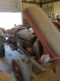Harry Ferguson Tractor, it runs!