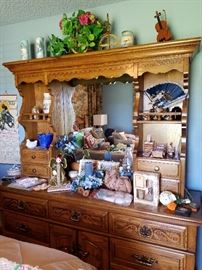 2 complete bedroom furniture sets