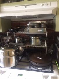 Large selection of cookware