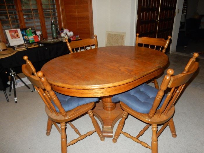 Oak Table with 4 chairs.