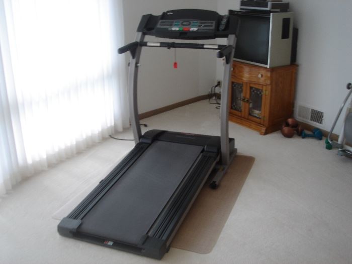 Pro-forma treadmill