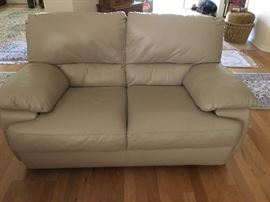 Leather loveseat in excellent condition $325