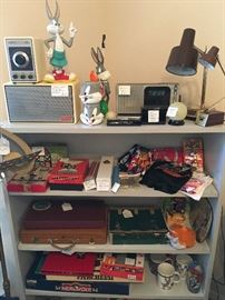 VINTAGE BOARD GAMES, Looney Tunes, DESK LAMPS, radios and electronics